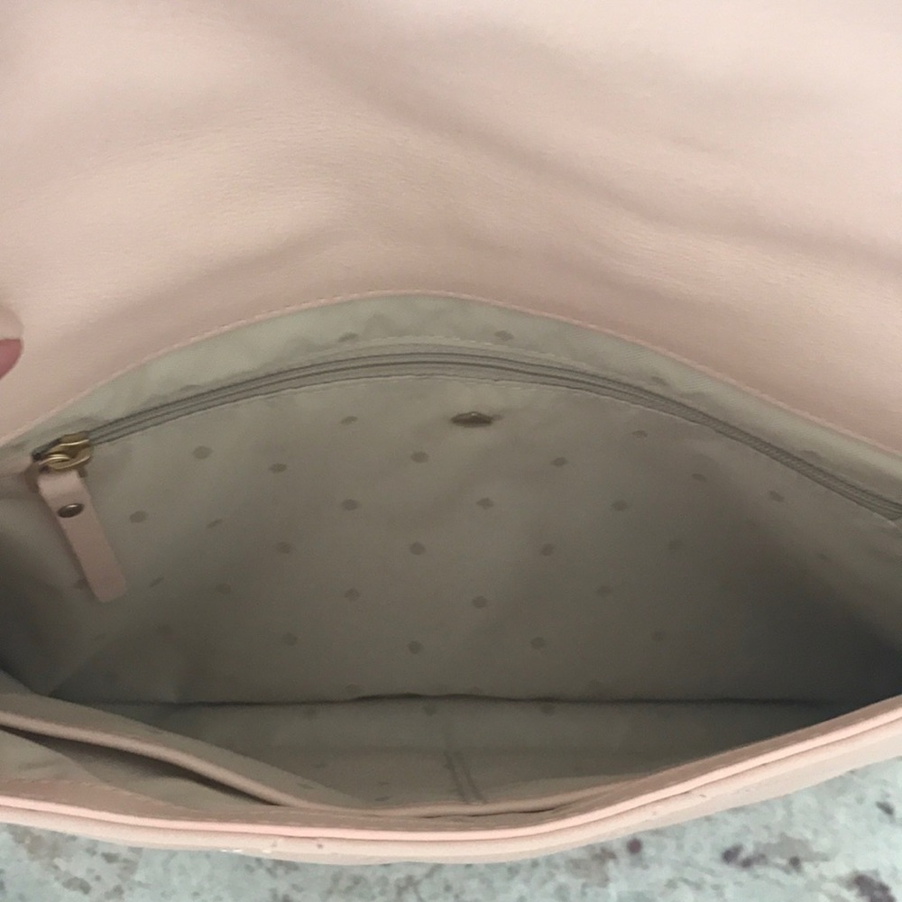 Kate Spade quilted envelope with cross body strap - Picture 4 of 4