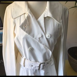 New York&Co, Off white, capelet trench coat