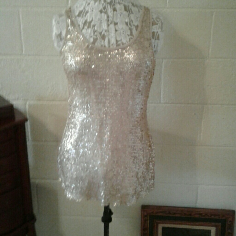H.I.P Sz. M Gold Sequin Tank Top