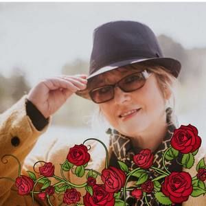 Meet your Posher, Magdalena