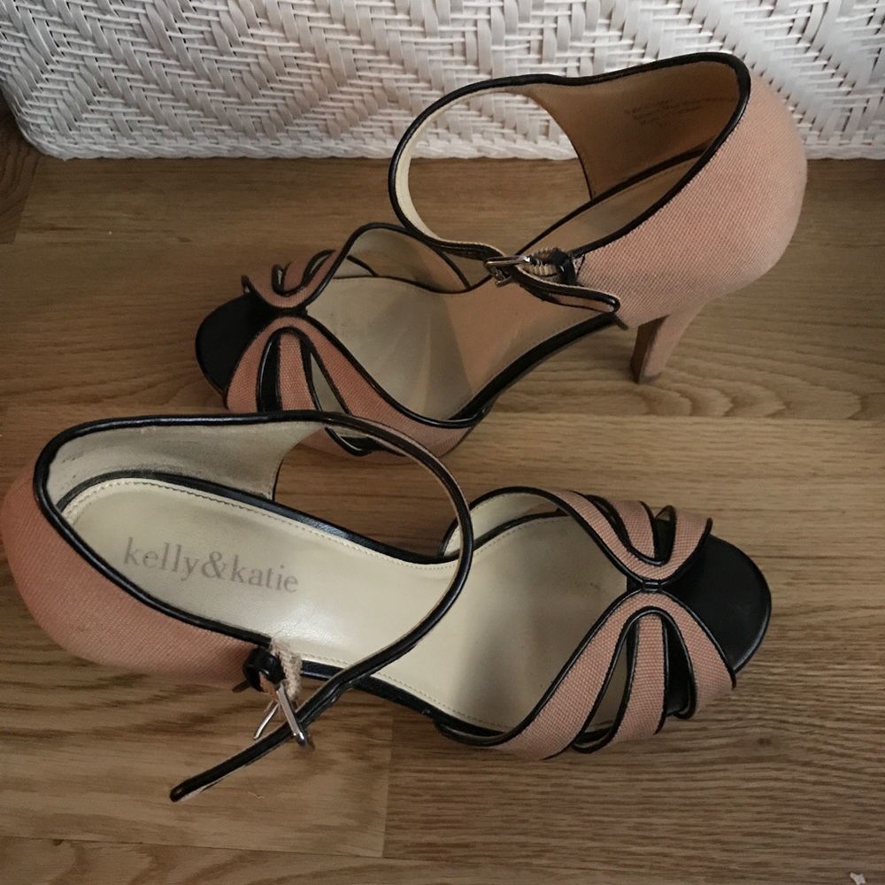 Cute comfortable heels 👠