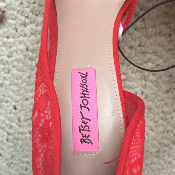 Sexy 7 inch brand new Betsy Johnson for a lucky ❤️ - Picture 2 of 3