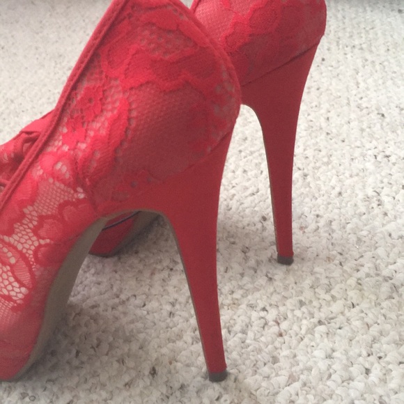 Sexy 7 inch brand new Betsy Johnson for a lucky ❤️ - Picture 3 of 3