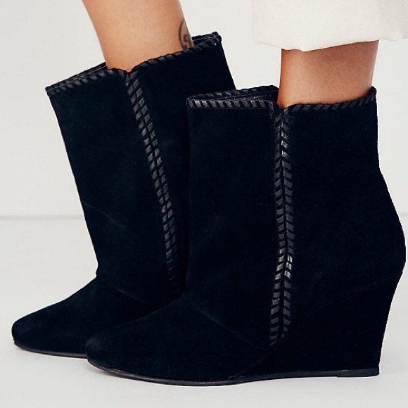 FREE PEOPLE Suede Ankle BOOTS Wedge Booties Tan - Picture 3 of 7