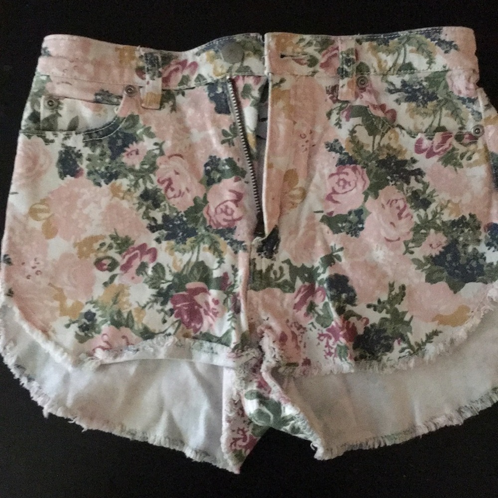 Shorts. High waisted. Vintage. Fun.