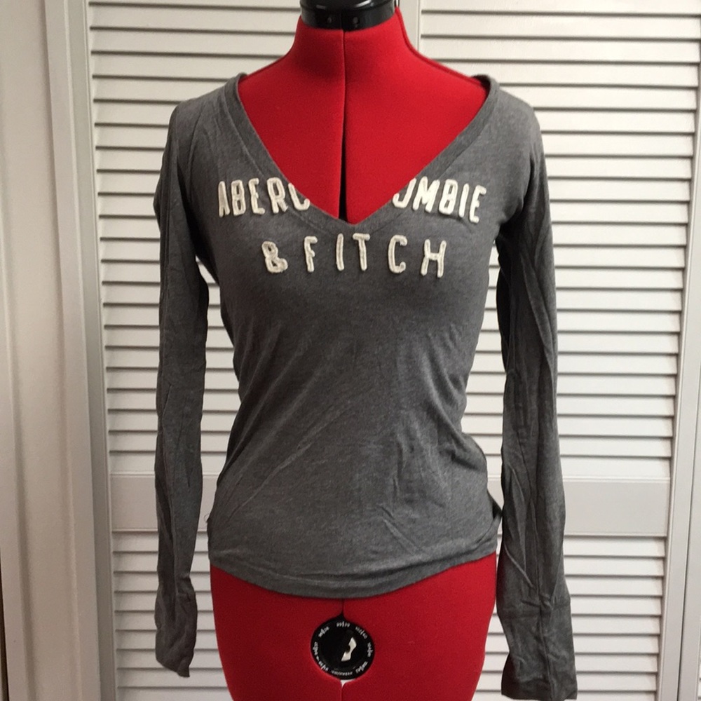 Long-sleeve t-shirt by Abercrombie & Fitch