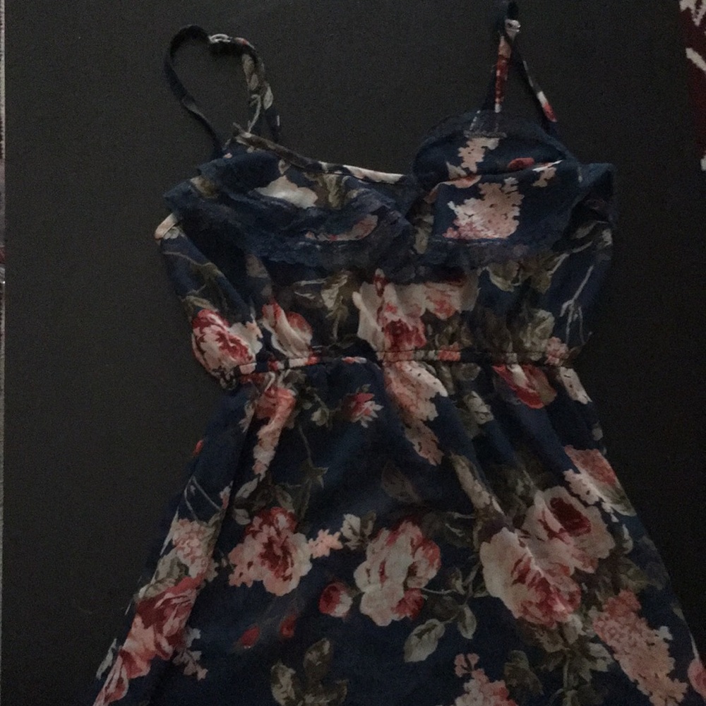 Sheer tank. Light weight. Ruffles. Floral