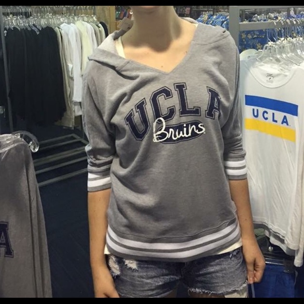 UCLA Bruins lightweight hooded sweatshirt, Medium