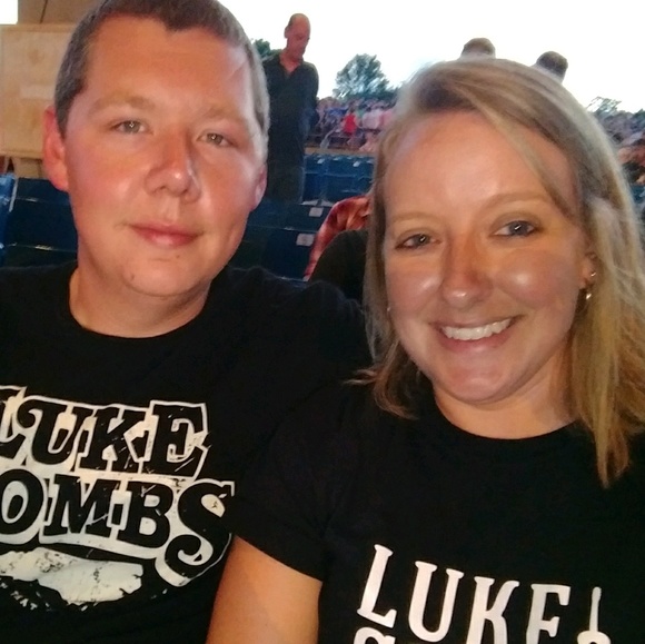 Meet your Posher, Tracy - Picture 1 of 1