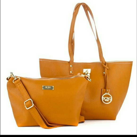 BCBG Handbags - *SALE* BCBG large leather tote w/crossbody