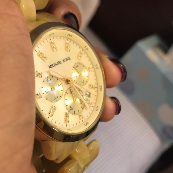 Michael Kors Watch with extra links - Picture 5 of 6