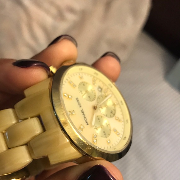 Michael Kors Watch with extra links - Picture 6 of 6