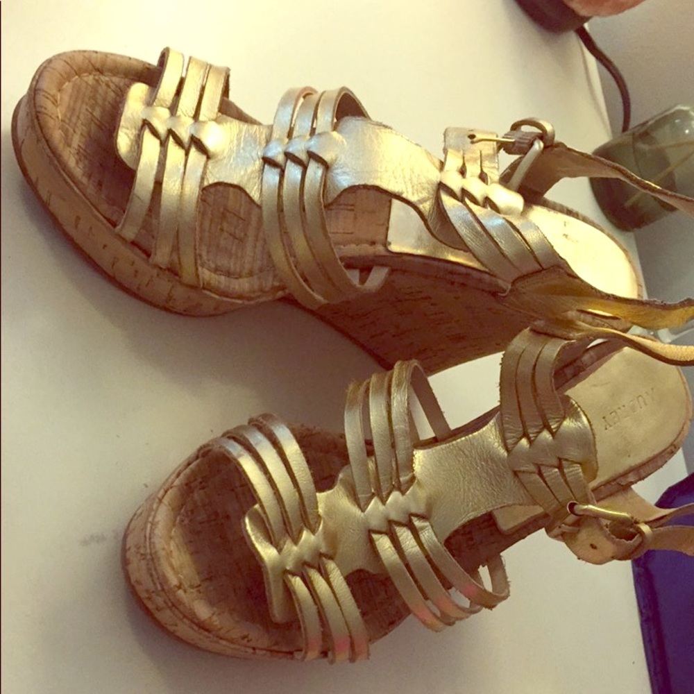 Gold wedges! Aubrey Brooke!