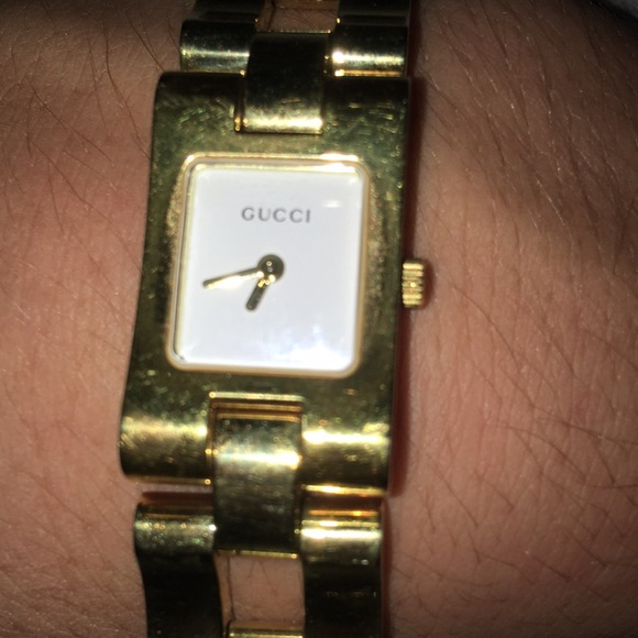 Gucci watch, brand new only work it twice - Picture 2 of 4