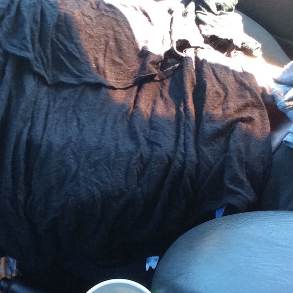 Black blouse top that does shrink - Picture 2 of 2