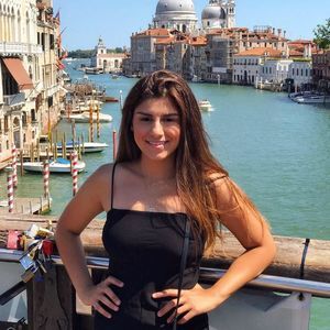 Meet your Posher, Emily
