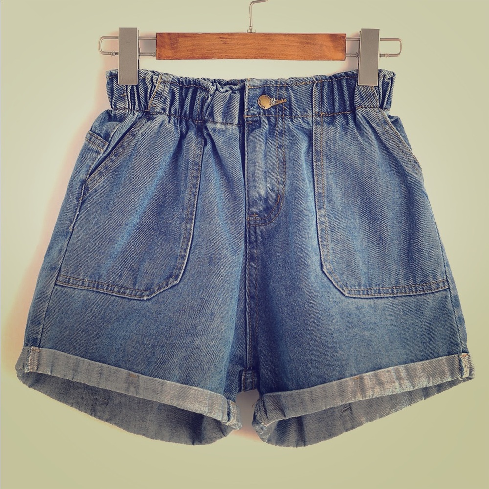 Elastic Waist Rolled Hem Denim Shorts