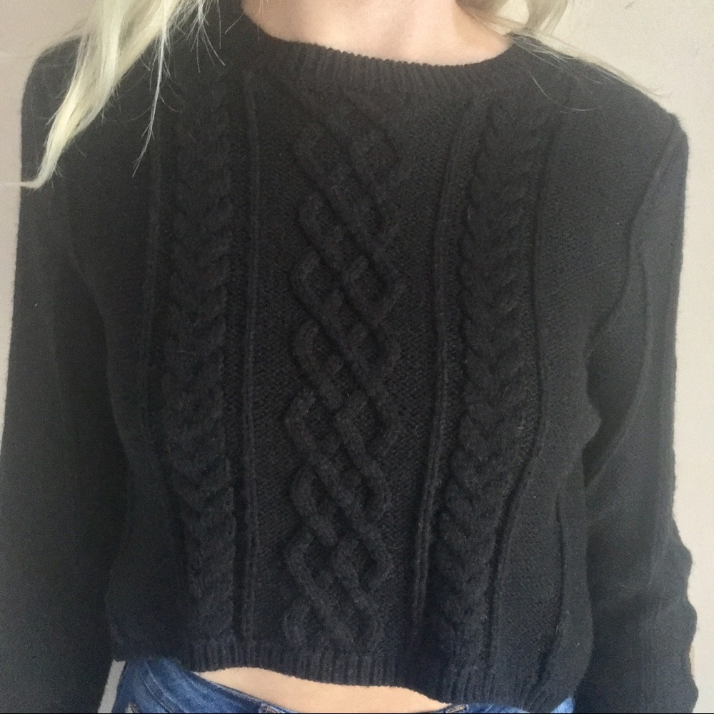 Windsor Black cropped Sweater