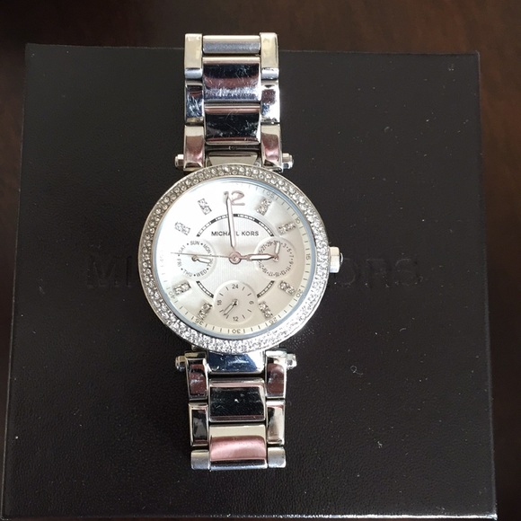 Silver Michael Kors watch - Picture 2 of 3