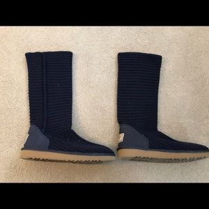 Tall navy blue knitted UGGS