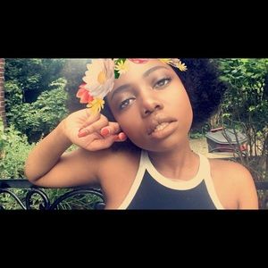 Meet your Posher, Elizabeth