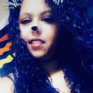 Meet your Posher, Leonor