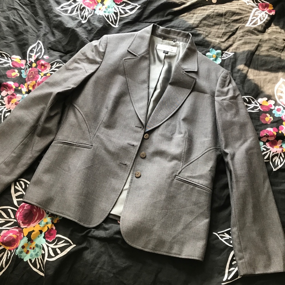 Tahari ASL pantsuit. Grey. Wide straight pants.