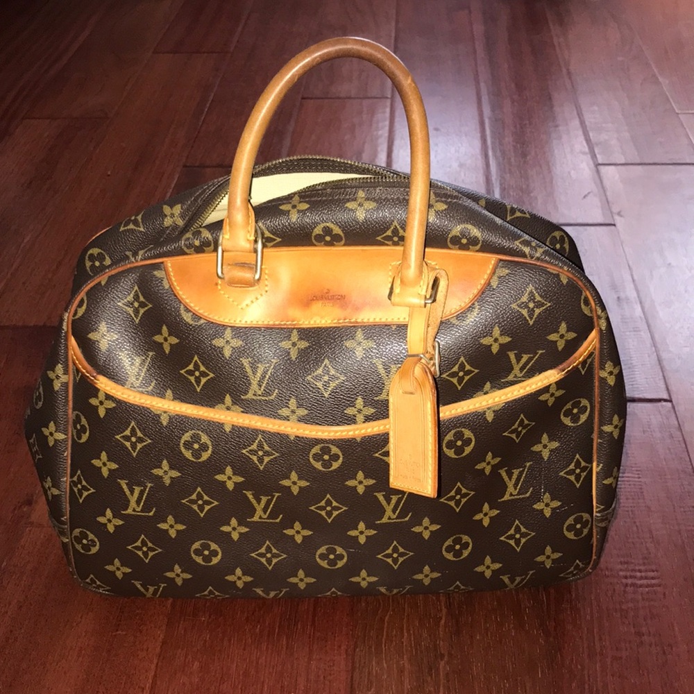 Authentic Louis Vuitton toiletries bag