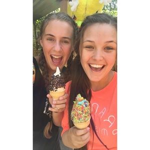 Meet your Posher, Emily