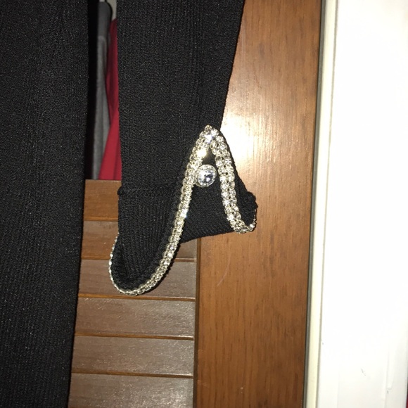 Elegant black dress - Picture 2 of 2