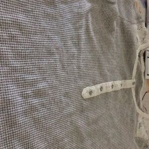 2 shirts for $15  w/4-5 buttons 👌🏻😱