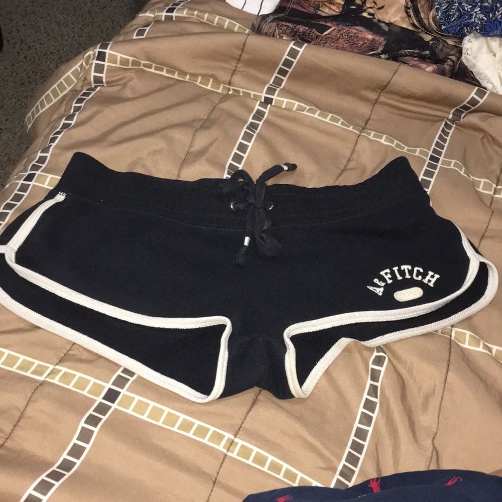 A&F Shorty Shorts 🖤