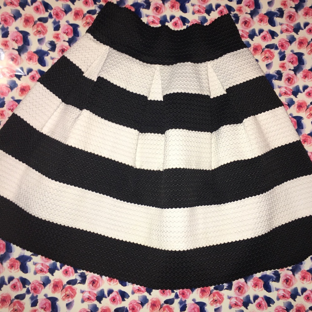 target xhilaration black and white striped skirt