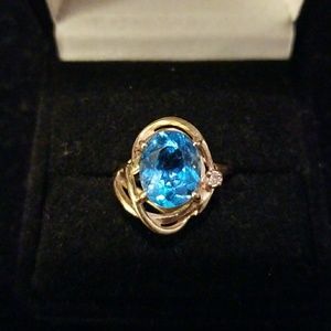 14kt YG and Aquamarine Ring, Size 7!