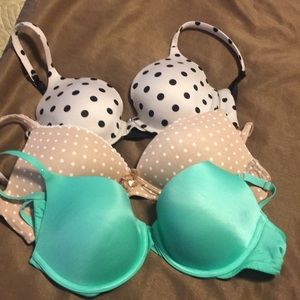 Women's Victoria secret bras size 32c
