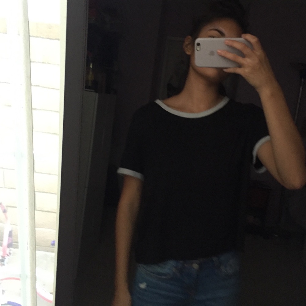 ❤️SEND OFFERS❤️ H&M Black and White Ringer Tee