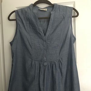 Chambray sleeveless V-Neck tunic