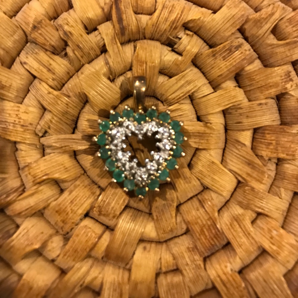 ⭐️Heart pendant 💚