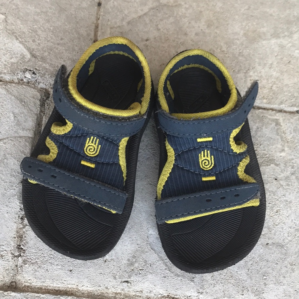 🦎 TEVA toddler boys sandals 🦎 size 4/5