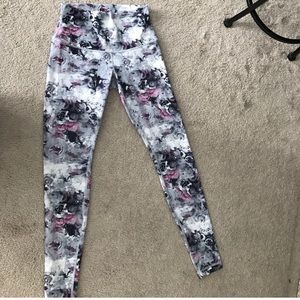 Lululemons wunder under high waist leggings