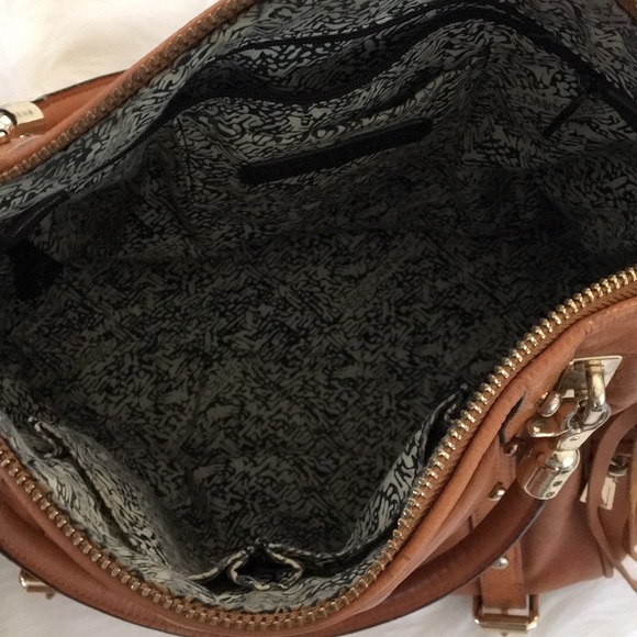 GUC Rebecca Minkoff Cupid almond gold hardware - Picture 5 of 8