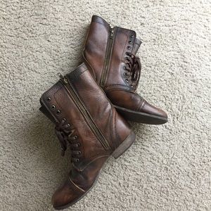 STEVE MADDEN TROOPA LACE UP BOOTS