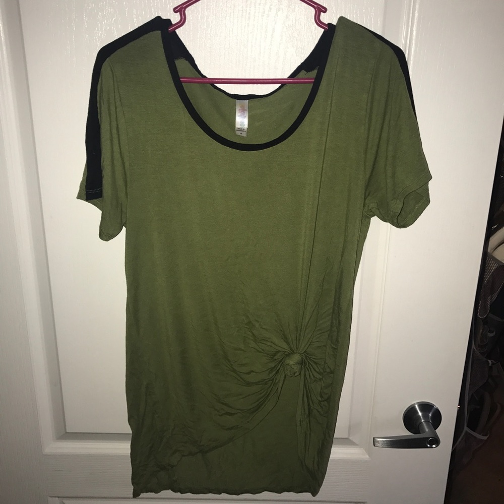 Lularoe classic T Medium