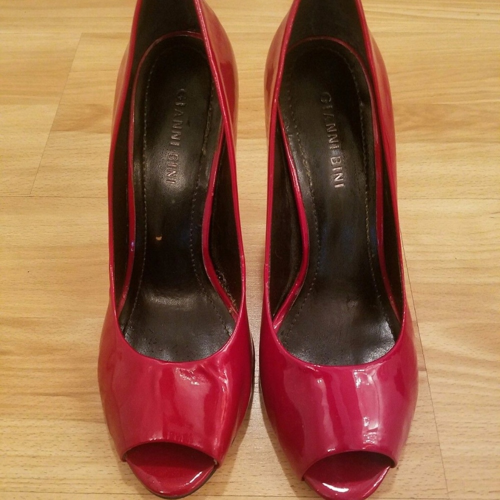 Gianni Bini Red Patent Leather Peep  Toe Heels