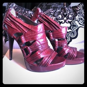 Vampy Red Carlos Pumps