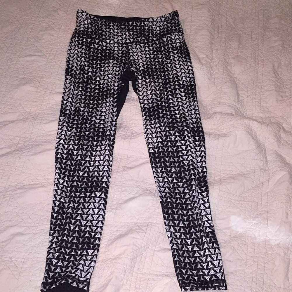 Victoria's Secret NWOT Sport leggings