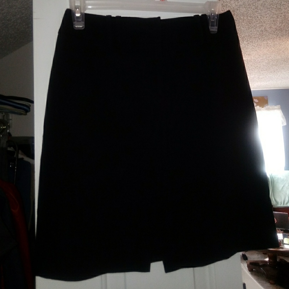 The Limited Stretch Skirt