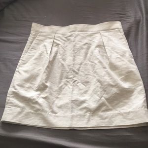 Never been worn skirt perfect for fall days!