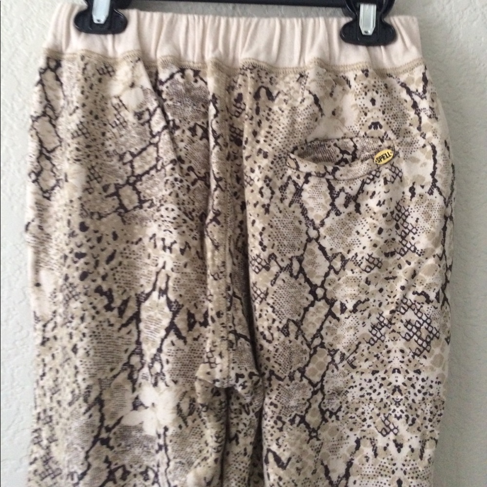 Spell Aloha Python Slouchie - Picture 7 of 8