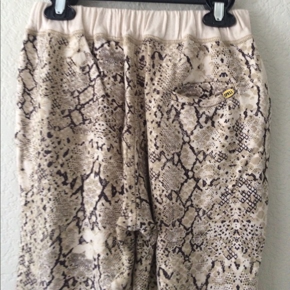 Spell Aloha Python Slouchie - Picture 7 of 8